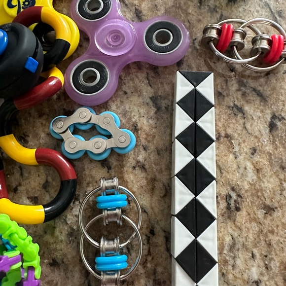 Assortment of Fidgets and sensory toys - Picture 3 of 4